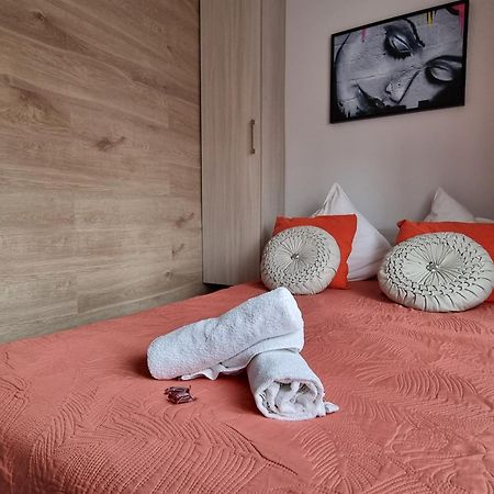 Апартаменты Q Apart Zachodnia - Trzy Pokoje, Manufaktura, Parking, Fv Лодзь Экстерьер фото